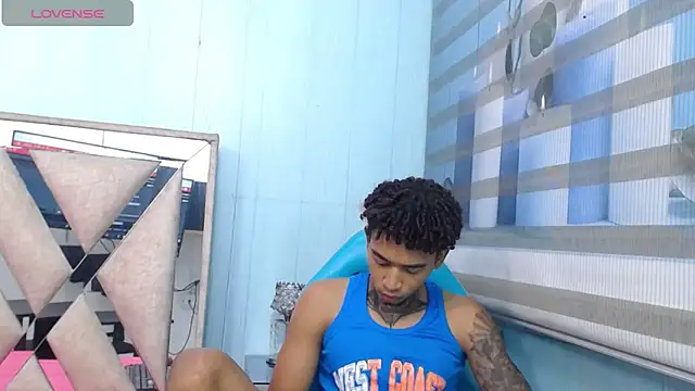 Snapshot of sexy_blacks_ chatting on September 27, 2025, 11:16 am sexy blacks  online show from September 27, 2025, 11:16 am