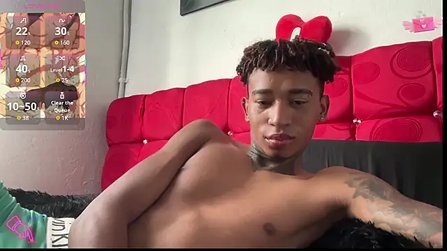 Snapshot of sexy_blacks_ chatting on October 21, 2025, 1:10 pm sexy blacks  online show from October 21, 2025, 1:10 pm