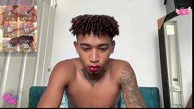 Snapshot of sexy_blacks_ chatting on October 20, 2025, 12:49 pm sexy blacks  online show from October 20, 2025, 12:49 pm