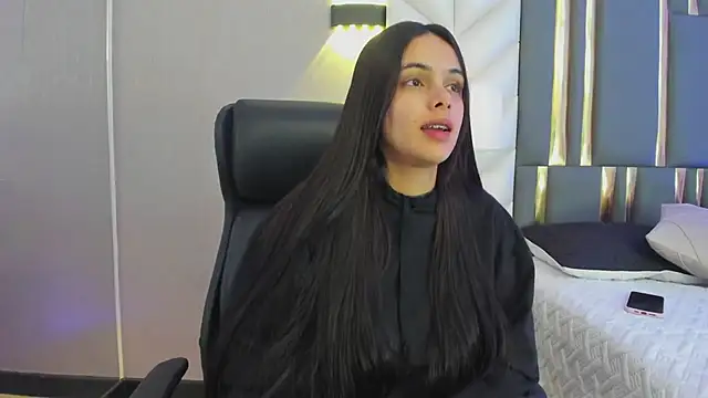 ChloeHarper  online show from June 3, 2026, 11:44 am