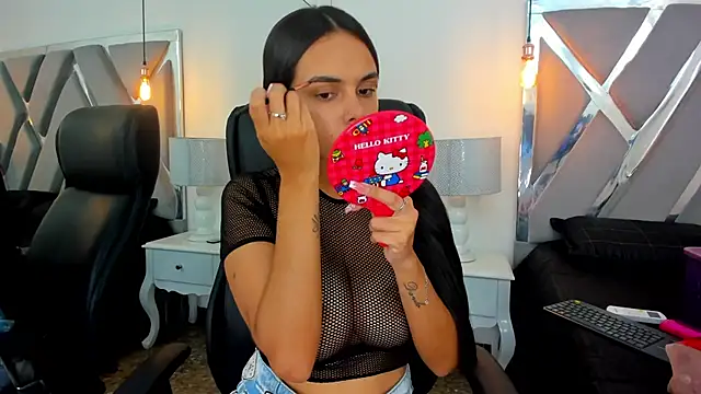 ChloeHarper  online show from September 24, 2025, 2:01 pm