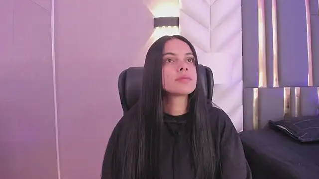 ChloeHarper  online show from April 7, 2026, 11:34 am