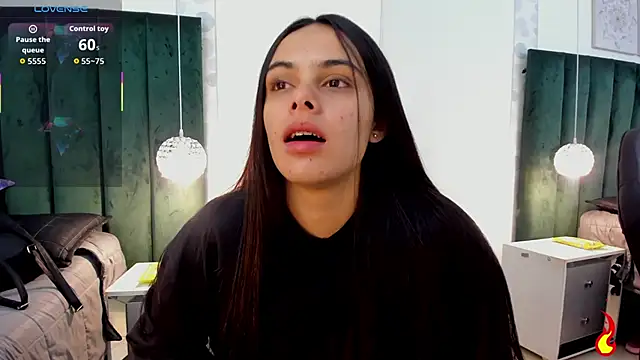 ChloeHarper  online show from October 7, 2025, 1:12 pm