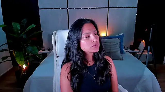 Gia Mazzon online show from January 20, 2025, 8:18 pm