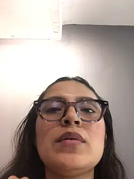 Gia Mazzon online show from April 11, 2026, 1:59 pm