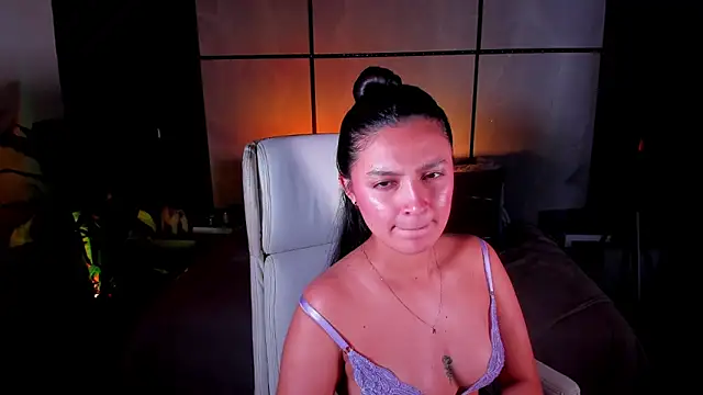 Gia Mazzon online show from February 25, 2025, 7:38 pm