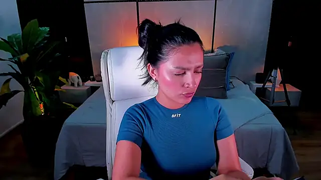 Gia Mazzon online show from February 18, 2025, 5:53 pm