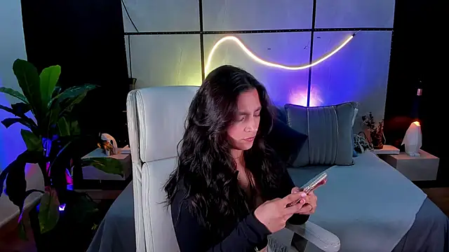 Snapshot of Gia_Mazzon chatting on October 14, 2025, 4:29 pm Gia Mazzon online show from October 14, 2025, 4:29 pm