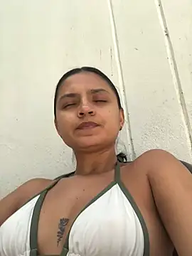 Gia Mazzon online show from May 22, 2026, 6:06 pm