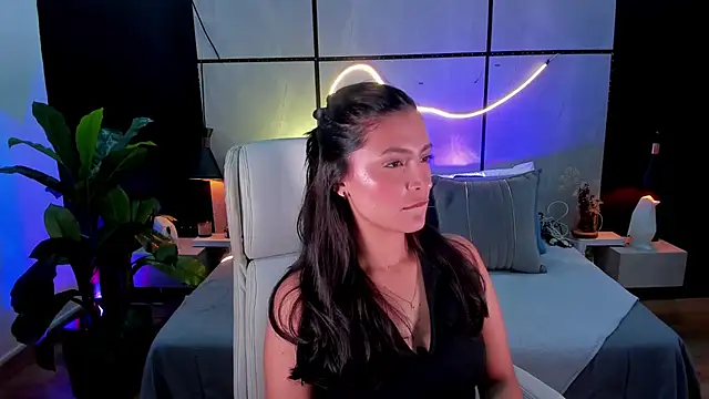 Snapshot of Gia_Mazzon chatting on September 18, 2025, 3:26 pm Gia Mazzon online show from September 18, 2025, 3:26 pm