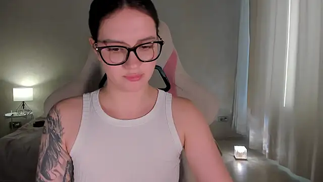 Snapshot of Sonia_moon_ chatting on January 24, 2025, 5:31 am Sonia moon online show from January 24, 2025, 5:31 am