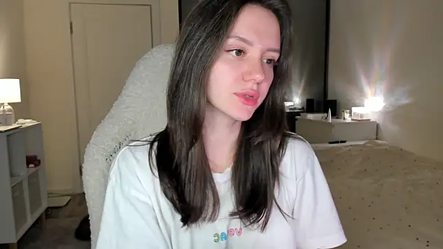 Snapshot of Sonia_moon_ chatting on October 29, 2025, 2:32 am Sonia moon online show from October 29, 2025, 2:32 am