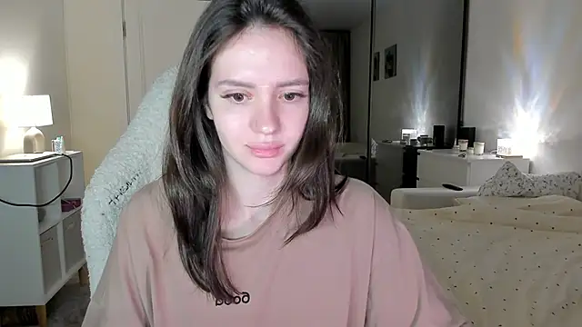 Snapshot of Sonia_moon_ chatting on October 21, 2025, 2:44 am Sonia moon online show from October 21, 2025, 2:44 am