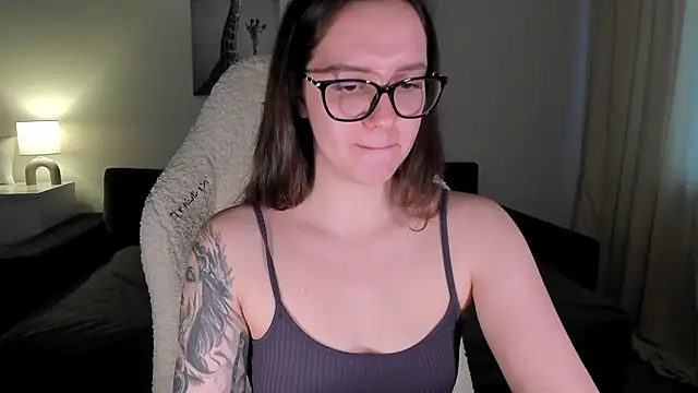 Snapshot of Sonia_moon_ chatting on March 6, 2025, 5:35 am Sonia moon online show from March 6, 2025, 5:35 am