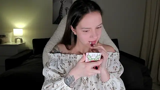 Snapshot of Sonia_moon_ chatting on March 12, 2025, 2:09 am Sonia moon online show from March 12, 2025, 2:09 am