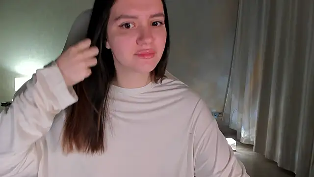 Snapshot of Sonia_moon_ chatting on January 21, 2025, 1:18 am Sonia moon online show from January 21, 2025, 1:18 am