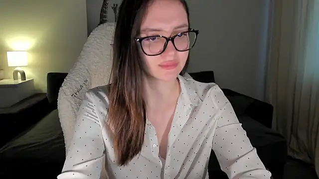 Snapshot of Sonia_moon_ chatting on March 3, 2025, 5:16 am Sonia moon online show from March 3, 2025, 5:16 am