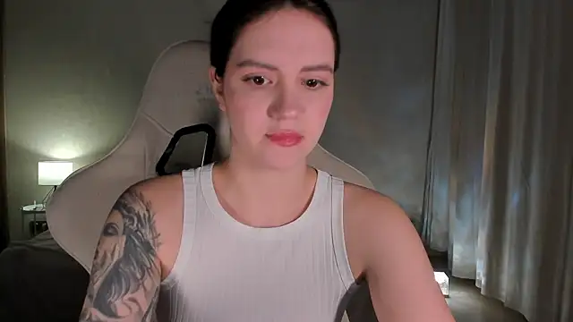 Snapshot of Sonia_moon_ chatting on January 24, 2025, 2:07 am Sonia moon online show from January 24, 2025, 2:07 am