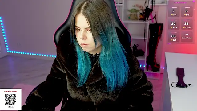 Snapshot of Latex_Kitty chatting on February 1, 2026, 2:37 pm Latex Kitty online show from February 1, 2026, 2:37 pm