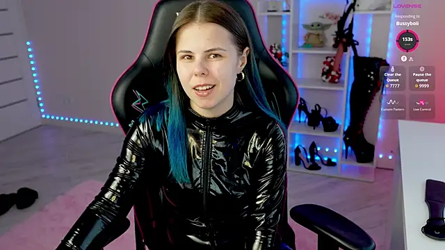 Snapshot of Latex_Kitty chatting on April 27, 2026, 4:38 pm Latex Kitty online show from April 27, 2026, 4:38 pm