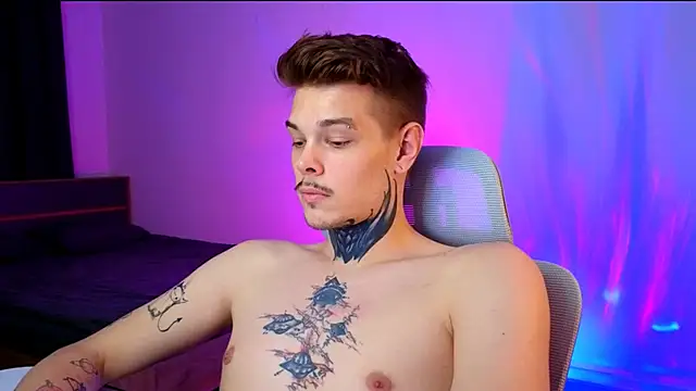 DENIS HERE online show from February 16, 2026, 11:13 pm