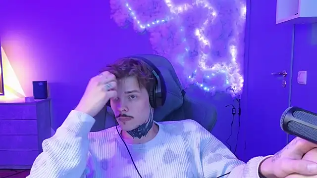 DENIS HERE online show from February 1, 2025, 11:37 pm
