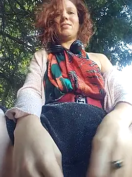 Snapshot of Exhibitionsplit chatting on October 1, 2025, 2:32 pm Exhibitionsplit online show from October 1, 2025, 2:32 pm