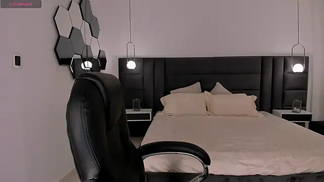 Snapshot of SussanElliot chatting on October 22, 2025, 9:53 am SussanElliot online show from October 22, 2025, 9:53 am