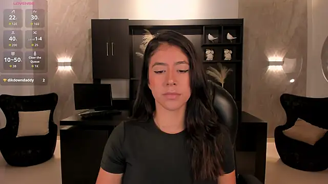 Snapshot of SussanElliot chatting on October 6, 2025, 10:05 am SussanElliot online show from October 6, 2025, 10:05 am