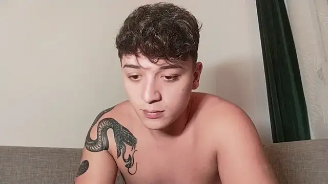 Snapshot of Joedonovan1 chatting on October 31, 2025, 7:21 pm Joedonovan1 online show from October 31, 2025, 7:21 pm