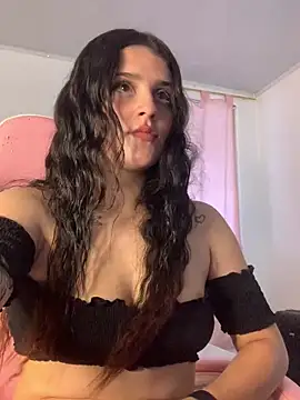 violet-333 online show from December 5, 2024, 6:39 pm