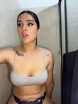 violet-333 online show from August 1, 2026, 3:32 pm