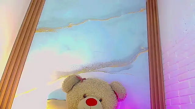 CoralineSweett online show from November 17, 2025, 9:08 pm