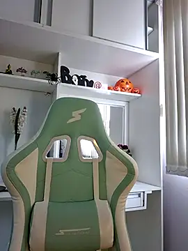 Snapshot of Ahrya_ chatting on October 31, 2025, 12:24 pm Ahrya  online show from October 31, 2025, 12:24 pm