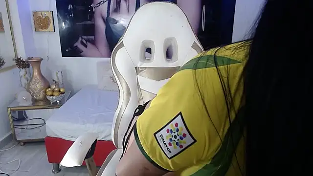 perlasharick 3 online show from February 18, 2025, 5:42 pm