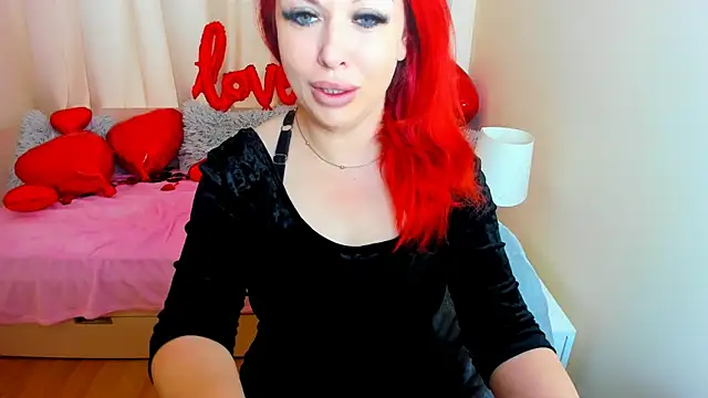 Snapshot of RedHeadBridget chatting on February 13, 2026, 6:35 am RedHeadBridget online show from February 13, 2026, 6:35 am