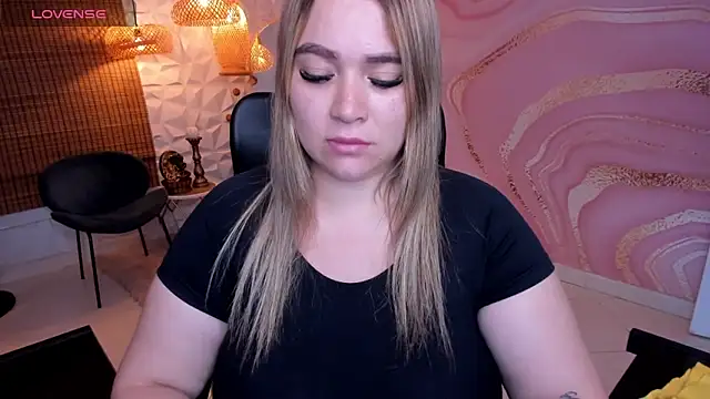 Snapshot of meliboobs_ chatting on October 10, 2025, 11:05 pm meliboobs  online show from October 10, 2025, 11:05 pm