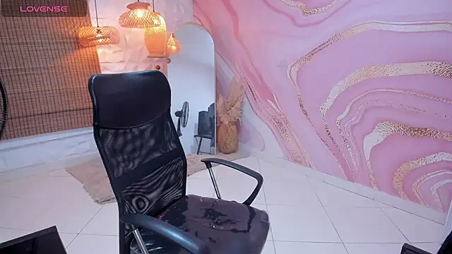 Snapshot of meliboobs_ chatting on November 15, 2025, 3:32 am meliboobs online show from November 15, 2025, 3:32 am