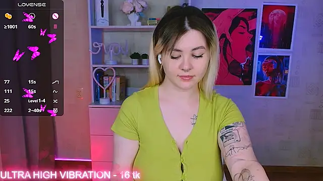 cutie mili online show from February 13, 2025, 4:43 am