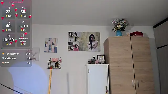 Snapshot of VeronikaOlsen chatting on September 11, 2025, 1:16 am VeronikaOlsen online show from September 11, 2025, 1:16 am