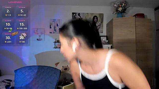 VeronikaOlsen online show from October 26, 2025, 6:08 pm