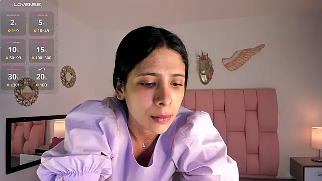 Snapshot of VeronikaOlsen chatting on March 14, 2025, 12:40 pm VeronikaOlsen online show from March 14, 2025, 12:40 pm
