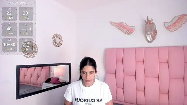 Snapshot of VeronikaOlsen chatting on February 3, 2025, 12:47 pm VeronikaOlsen online show from February 3, 2025, 12:47 pm