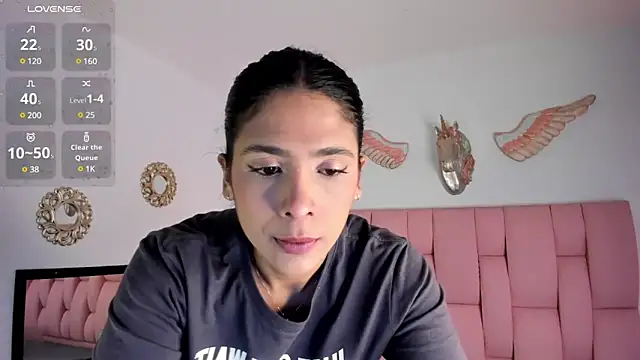 Snapshot of VeronikaOlsen chatting on March 3, 2025, 12:50 pm VeronikaOlsen online show from March 3, 2025, 12:50 pm