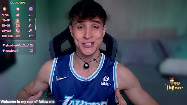 Snapshot of thomklein chatting on October 6, 2025, 7:47 pm thomklein online show from October 6, 2025, 7:47 pm