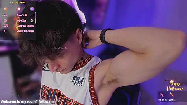 Snapshot of thomklein chatting on October 17, 2025, 7:04 pm thomklein online show from October 17, 2025, 7:04 pm