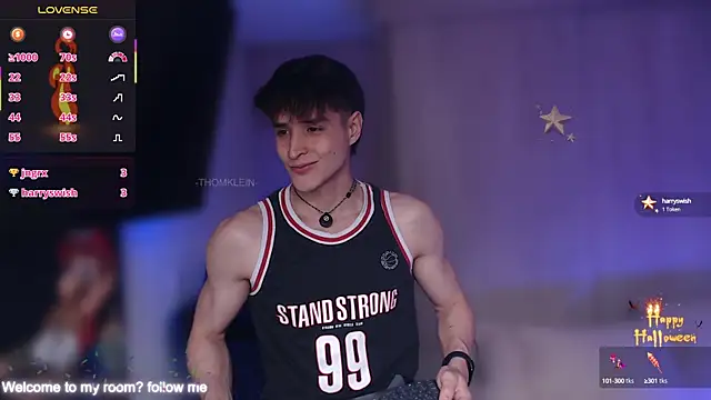 Snapshot of thomklein chatting on October 18, 2025, 8:11 pm thomklein online show from October 18, 2025, 8:11 pm