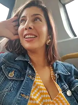 scarlett moore online show from September 28, 2025, 2:02 pm