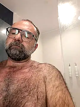 chainjulious online show from December 16, 2025, 6:23 pm