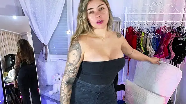 Snapshot of Tawny_cox chatting on January 15, 2026, 9:34 am Tawny cox online show from January 15, 2026, 9:34 am